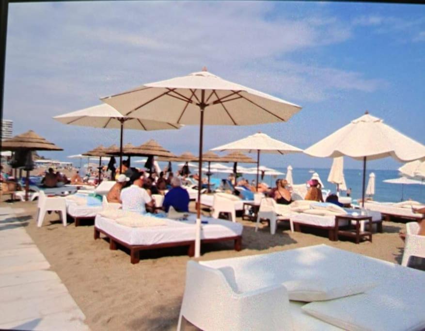 Lux. Frontbeach-Terrace. 5 Pools.Tv. 2 A.C.Netflix Benalmádena Exterior photo