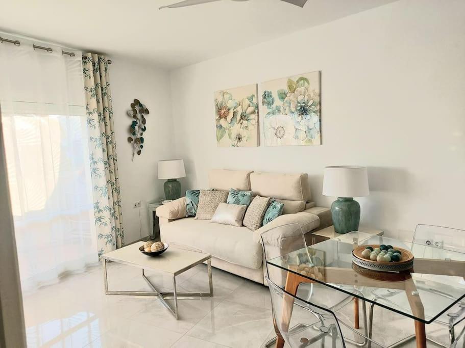 Lux. Frontbeach-Terrace. 5 Pools.Tv. 2 A.C.Netflix Benalmádena Exterior photo