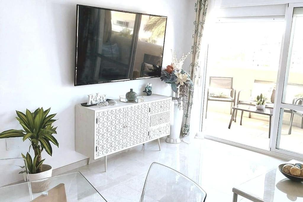 Lux. Frontbeach-Terrace. 5 Pools.Tv. 2 A.C.Netflix Benalmádena Exterior photo